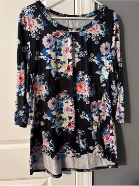 Women's Black Floral Scoop-Neck Tunic Top